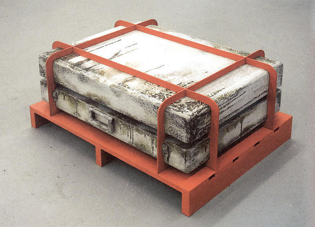 Ben Greber „From the Mountains to the Sea“, Beton, Papier, Schellack Pappe, 96 x 68 x 44 cm, 2008