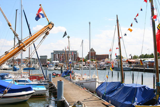 Segelboote im Hafen