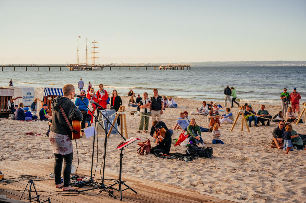 Barfußkonzert Binz: SCOTT HILDEBRAND
