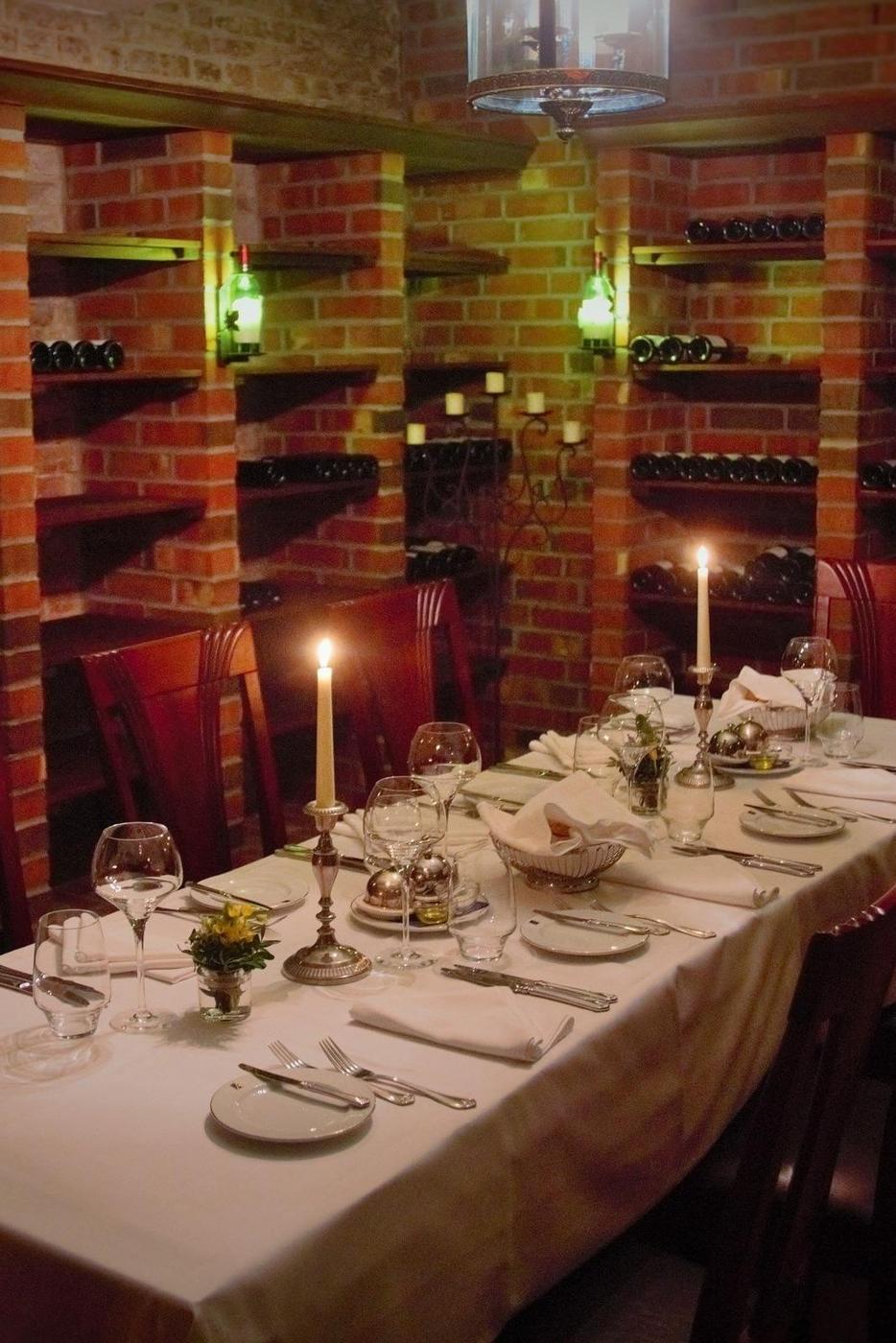 Historisches Dinner im Weinkeller im  SEETELHOTEL Ahlbecker Hof