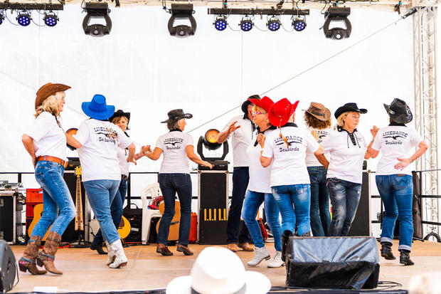 Line Dance unter freiem Himmel