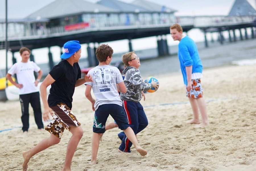 Bewegungstheapie am Strand